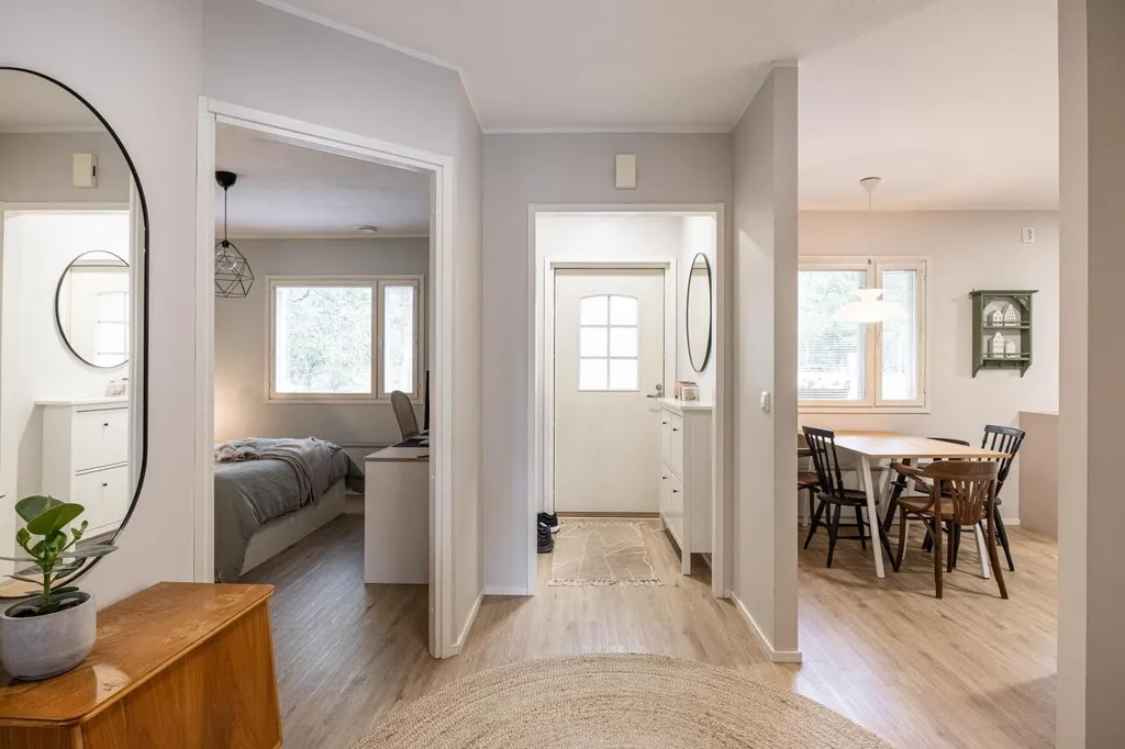 Esik - Modernised Apartment with Sauna in Riuttamäki