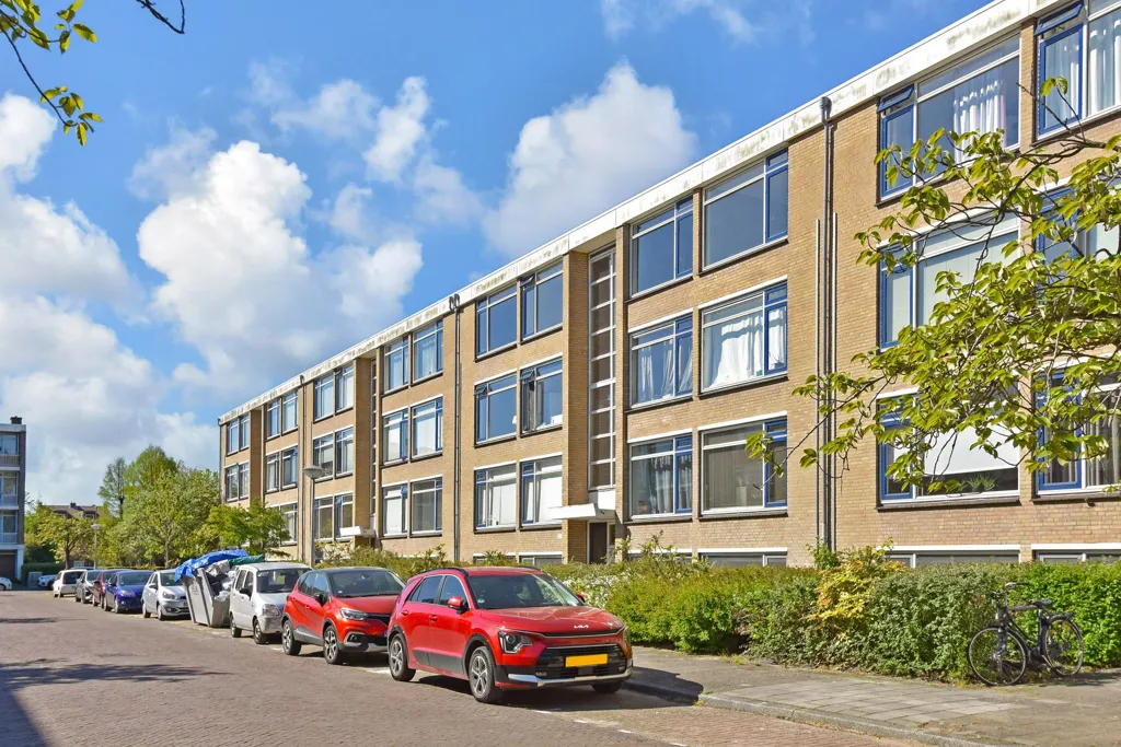 Välivaade - 4-Bedroom Apartment with Balcony near Delft