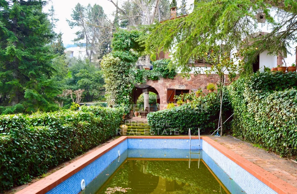 Piscina - Luxury Farmhouse with Pool in Castellví de Rosanes