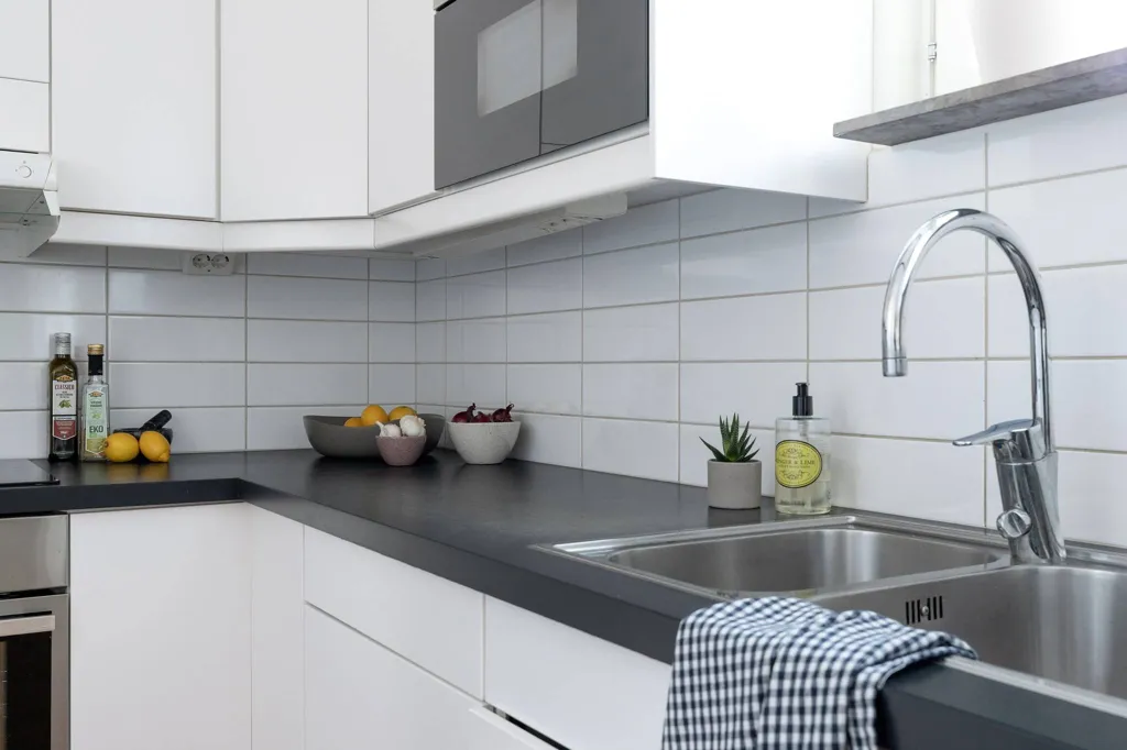 Cuisine - Apartment with Balcony in Ursvik
