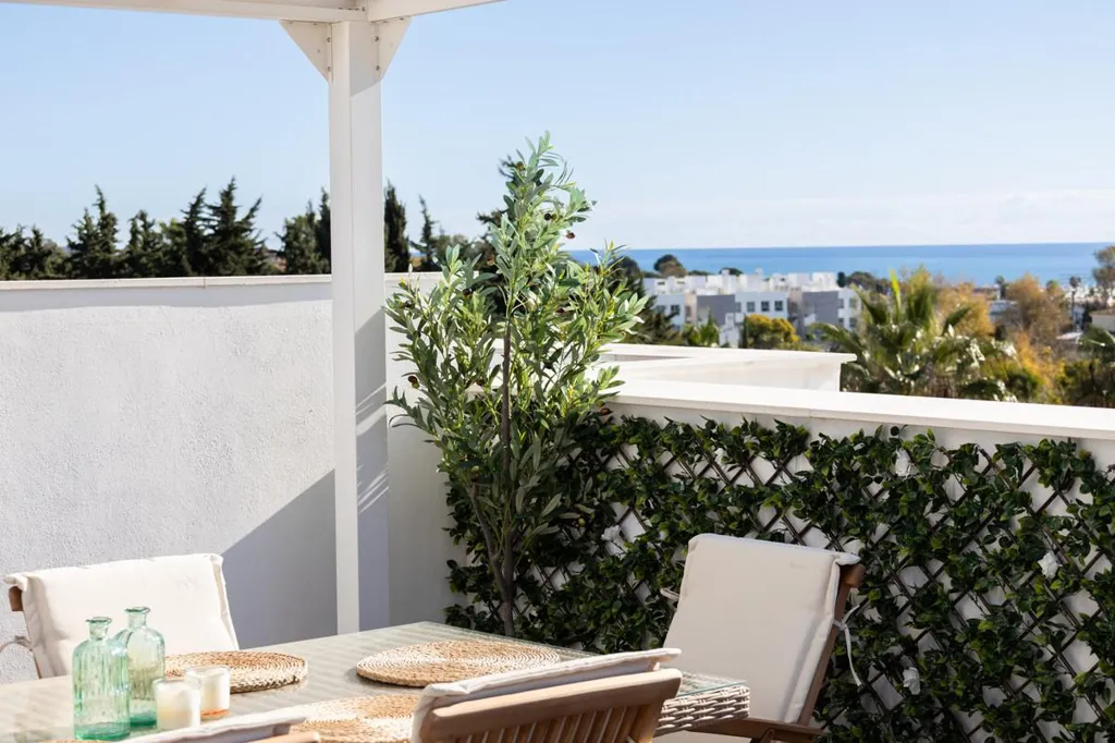 Terrasse - Terraced House with Rooftop Solarium in Estepona