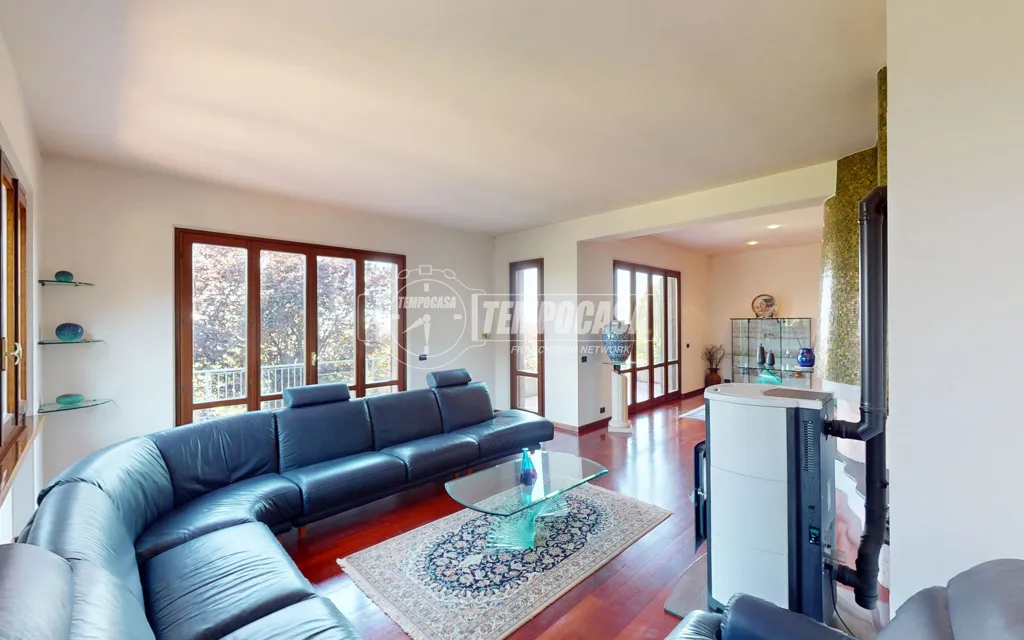 Séjour - Elegant Villa with Two Units in Camerata Picena