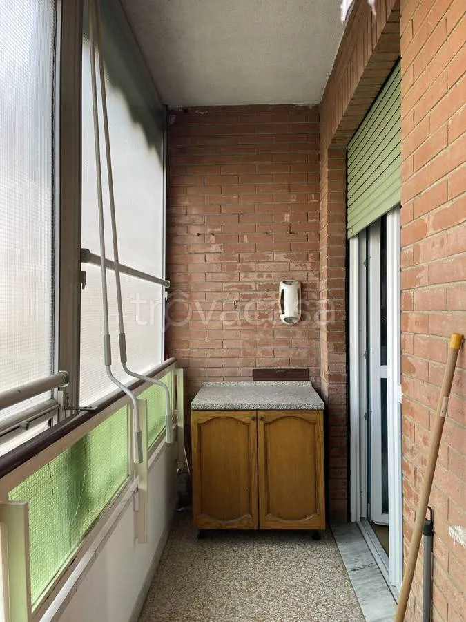 Balcone - Spacious 4-Bedroom Apartment with Balconies in Piossasco