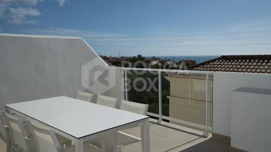 Terrass - 3-Bedroom Apartment with Sea View in Fuengirola