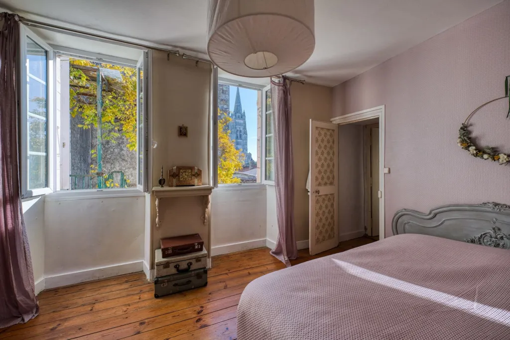 Chambres - Maison de Luxe avec Terrasse à Marennes