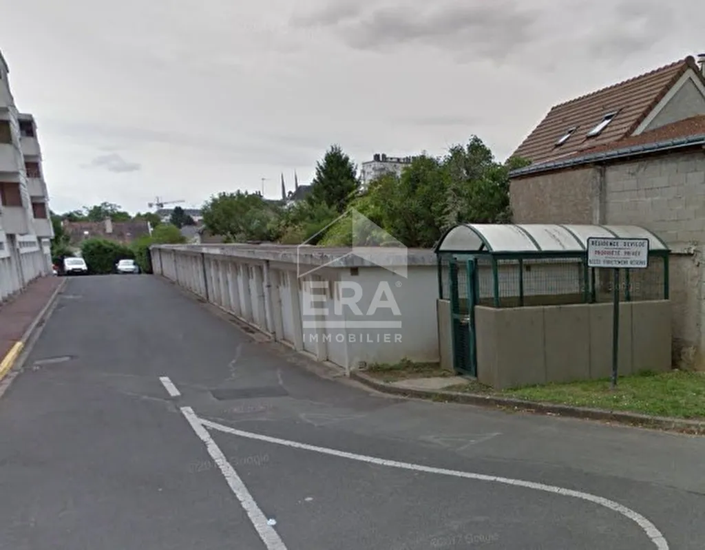 Extérieur - Garage Fermé à Louer à Tours Nord