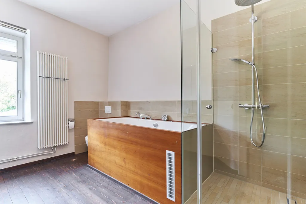 Salles de bain - Maison Ancienne avec Jardin à Biwer