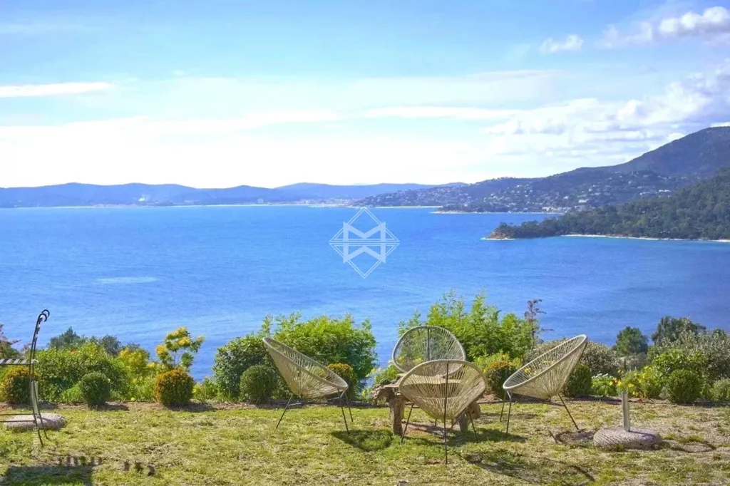 Jardin - Villa avec Vue Panoramique sur Mer au Lavandou