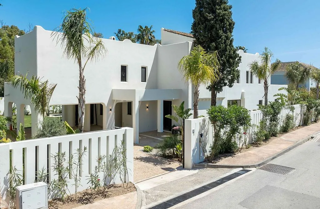 Välivaade - Renovated Villa with Pool in Guadalmina