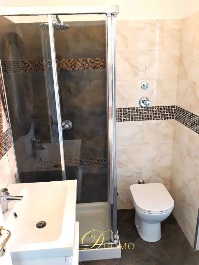 Salles de bain - Penthouse with Panoramic Views in Novara Centre