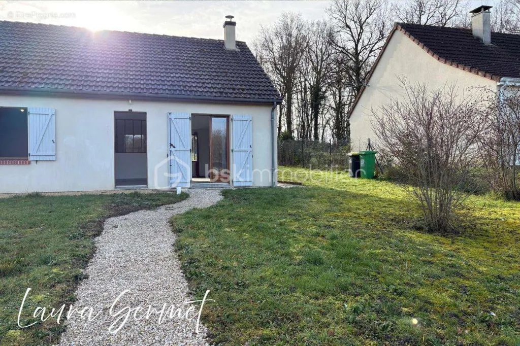 Extérieur - Pavillon de Plain-Pied avec Terrasse à Dampierre-en-Graçay