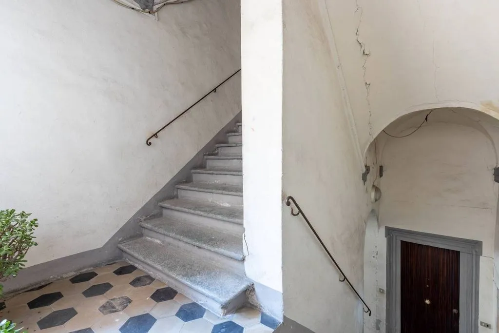 Pièces - Luxury Apartment with Historic Views in Lucca