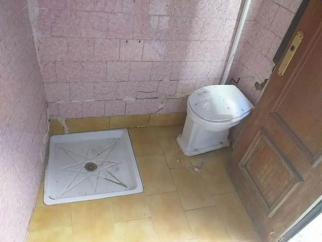 Vannitoad - 1-Bedroom House for Renovation in Elda