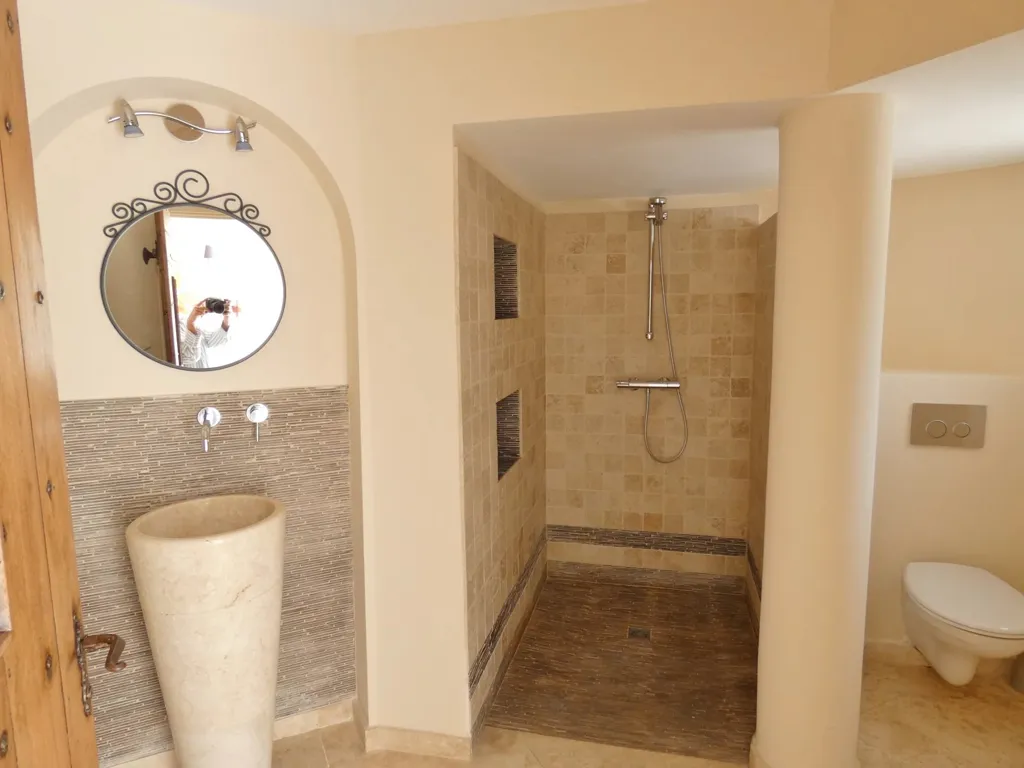 Salles de bain - Villa avec Vue Dominante sur le Vieux Village à Mougins