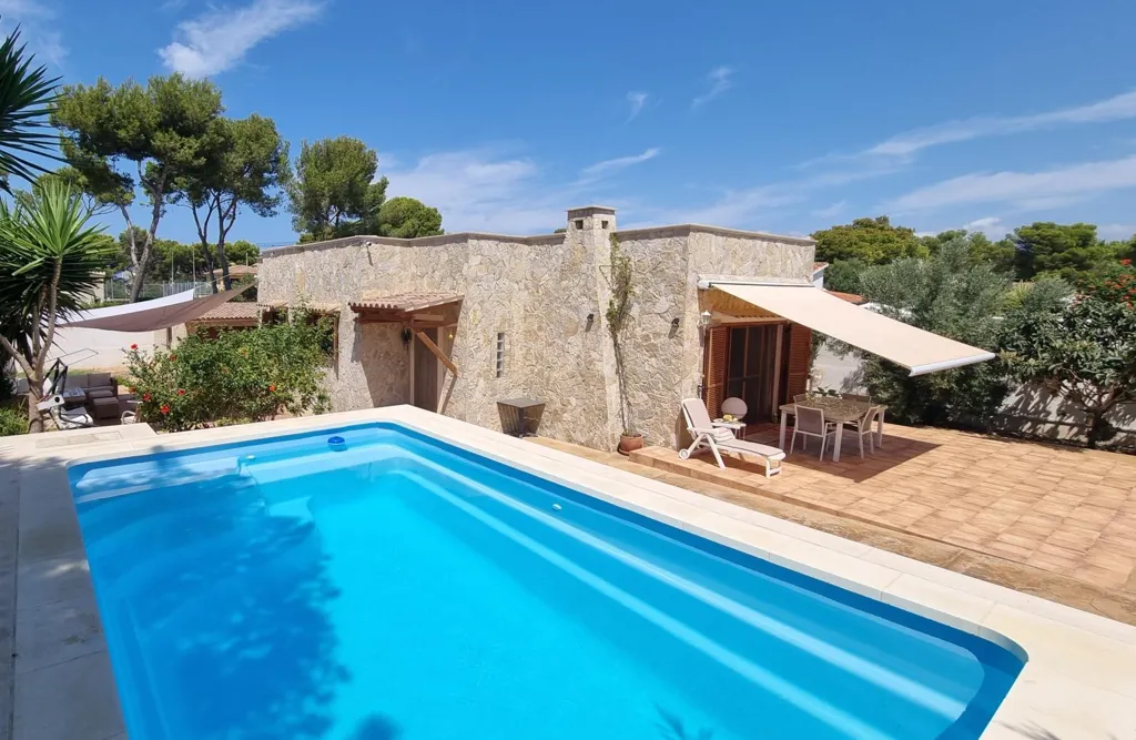 Bassein - Single-Storey Villa with Pool in El Toro, Calvià