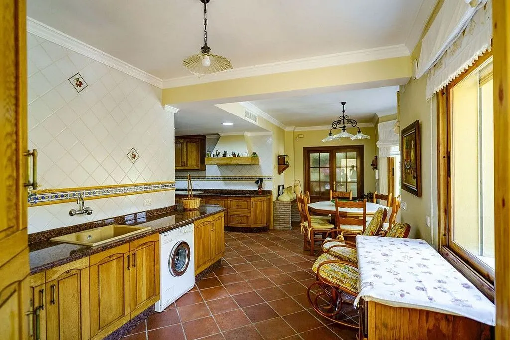 Cuisine - Chalet with Pools and Terrace in Benahavís