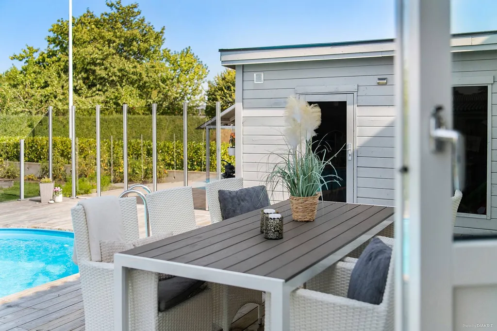 Bassein - Modern Villa with Pool in Påarp