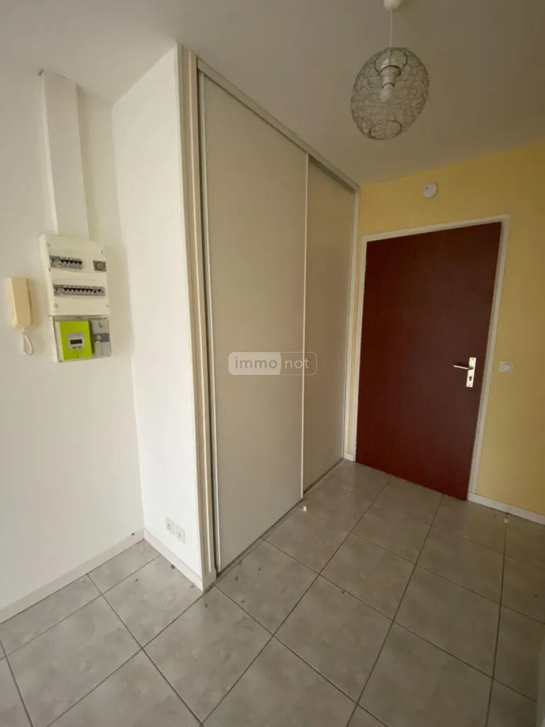 Esik - Bright Studio with Private Parking in Villedieu-sur-Indre