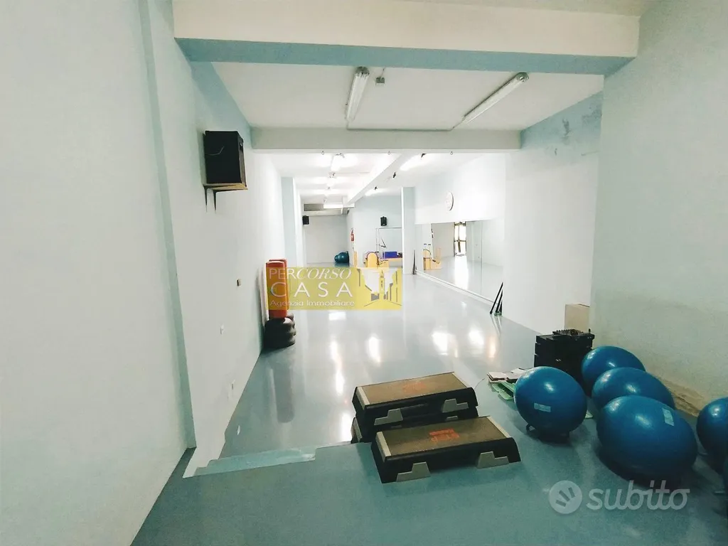 Pièces - Commercial Space with Gym in Teramo