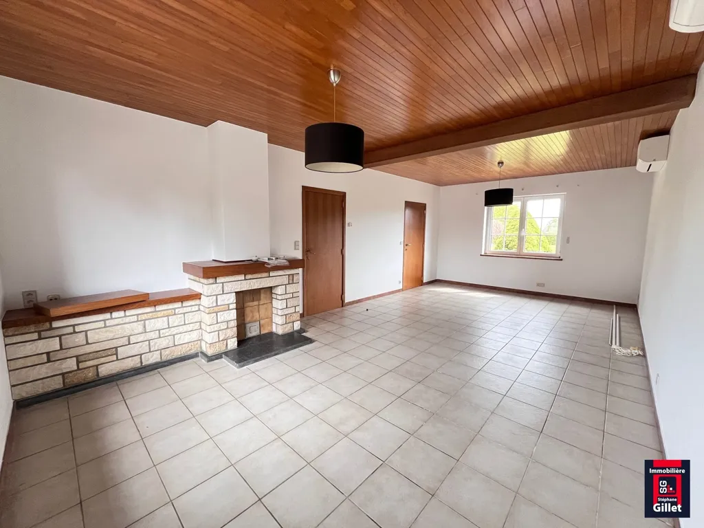 Séjour - Maison de Plain-Pied avec Jardin à Ohey