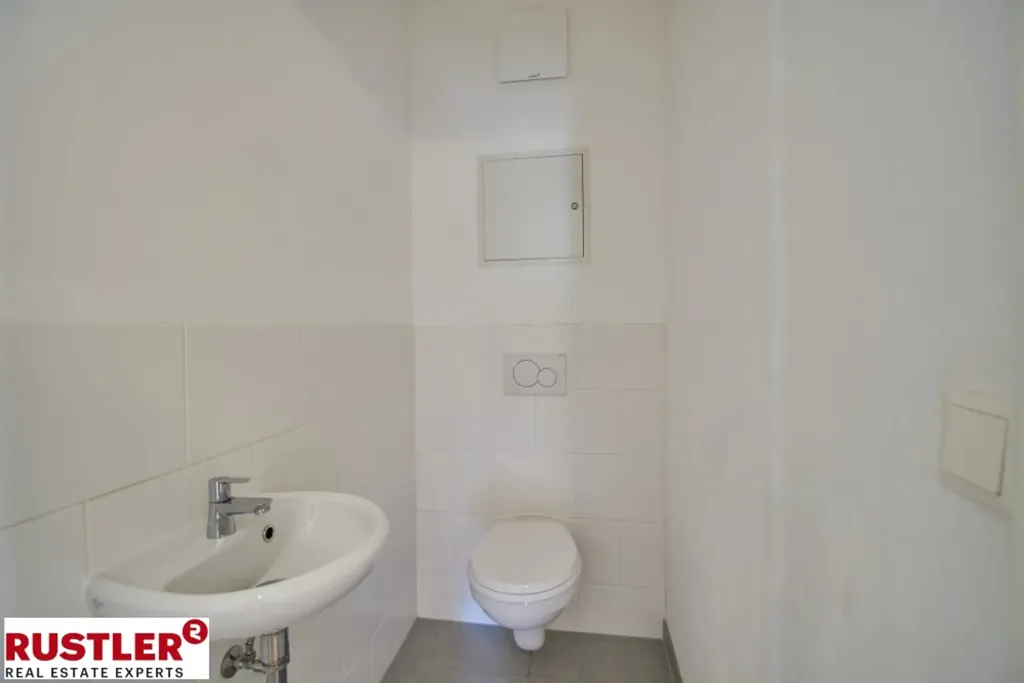 Bathrooms - Apartment with View in Oberlaa, Vienna