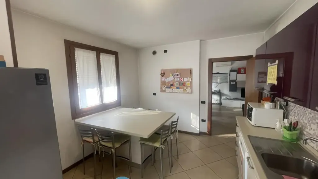 Cuisine - Quadrifamiliare Villa with Terraces in Noventa Padovana
