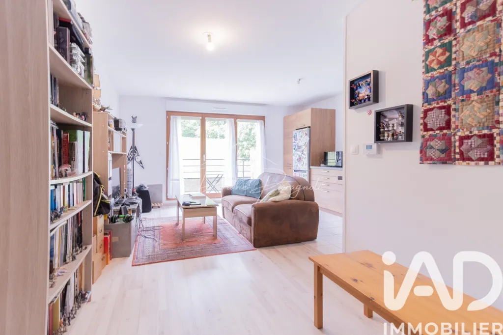 Séjour - Appartement Récemment Construit avec Terrasse à Maffliers