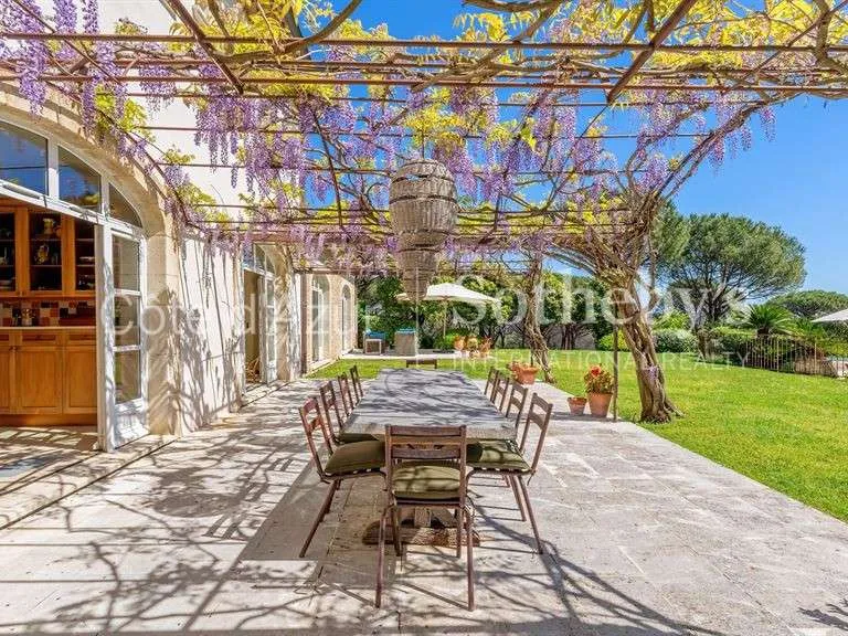 Terrass - Villa with Sea View on 1 Hectare in Ramatuelle