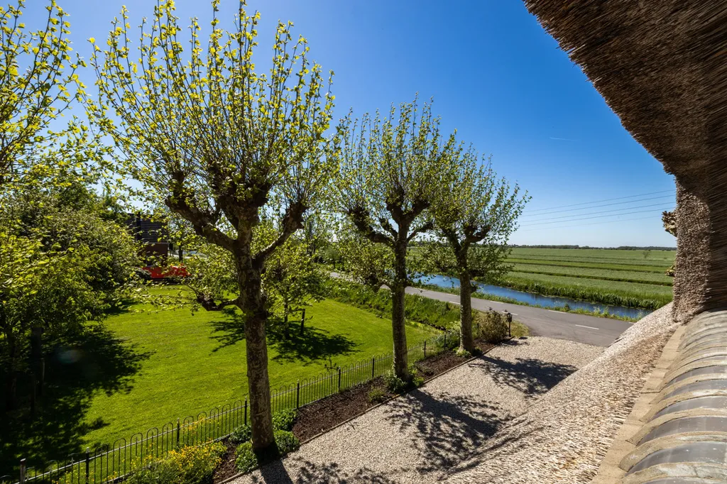 Aed - Nostalgic Farmhouse with Polder Views in Vlist