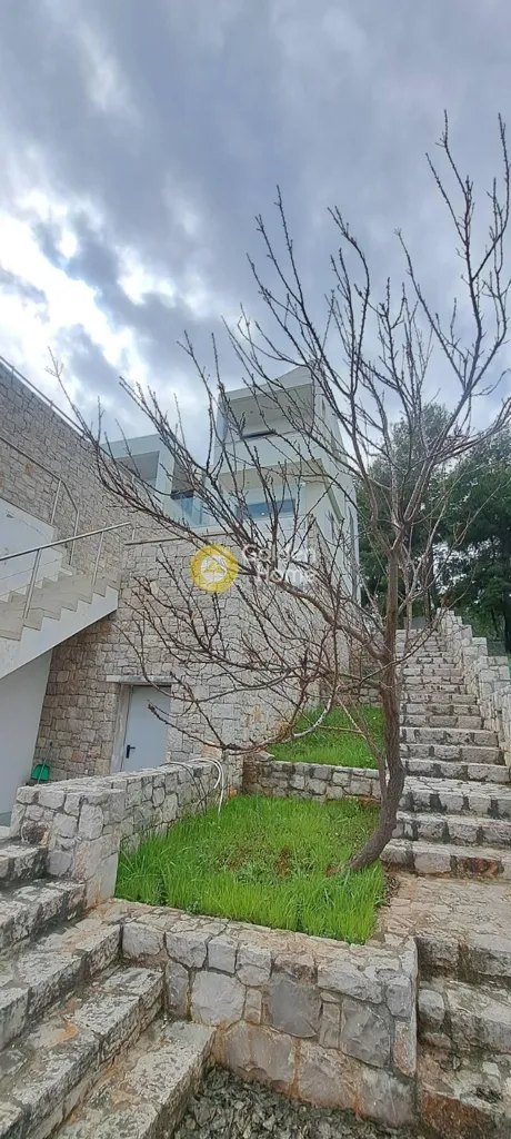 4-room house in GR