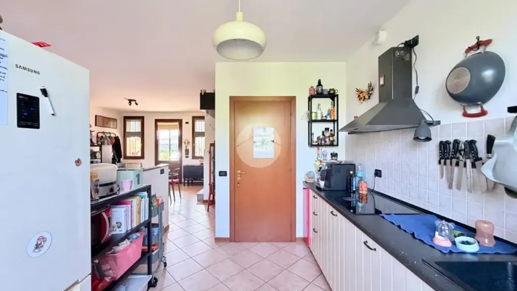 Cuisine - Terraced Villa with Private Garden in Mairano