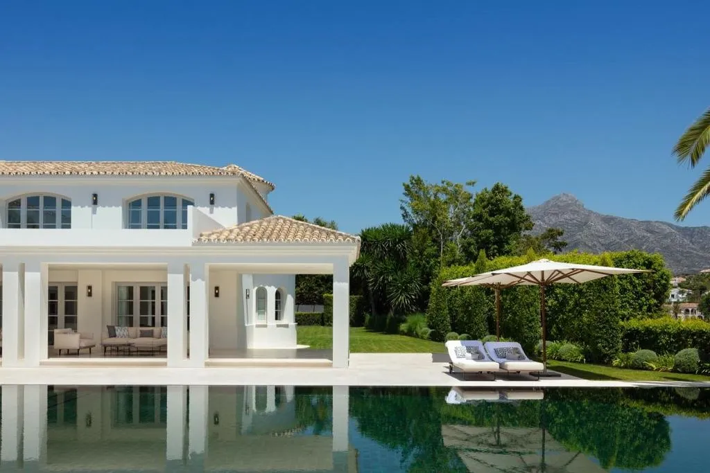 Bassein - Luxury Villa with Golf Course View in Marbella