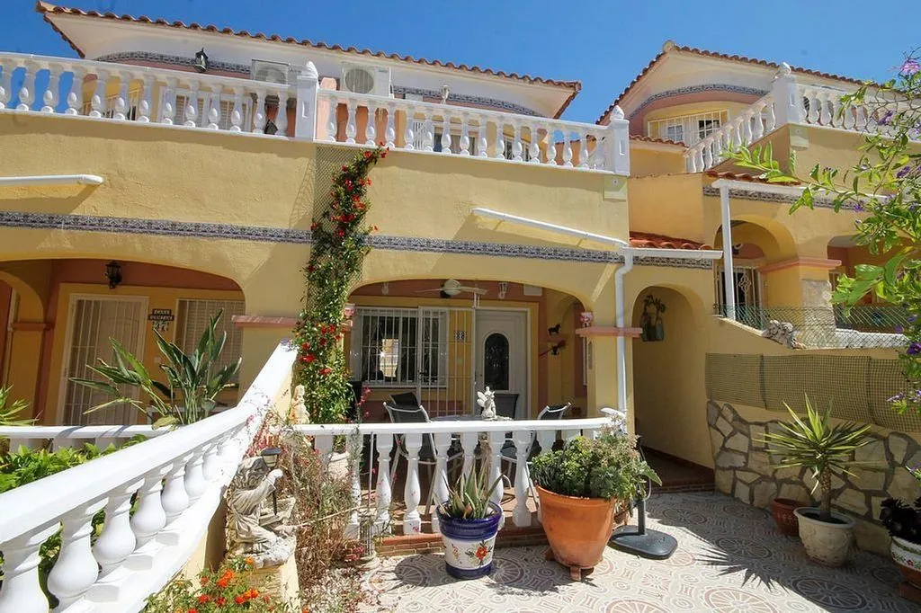 Terrazza - Semi-Detached House with Pool in Bosque de las Lomas