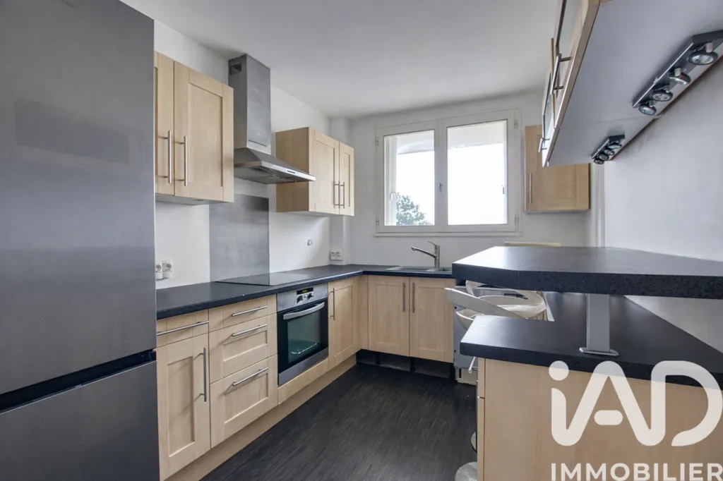Köök - 5-Piece Apartment with Balcony in Compiègne