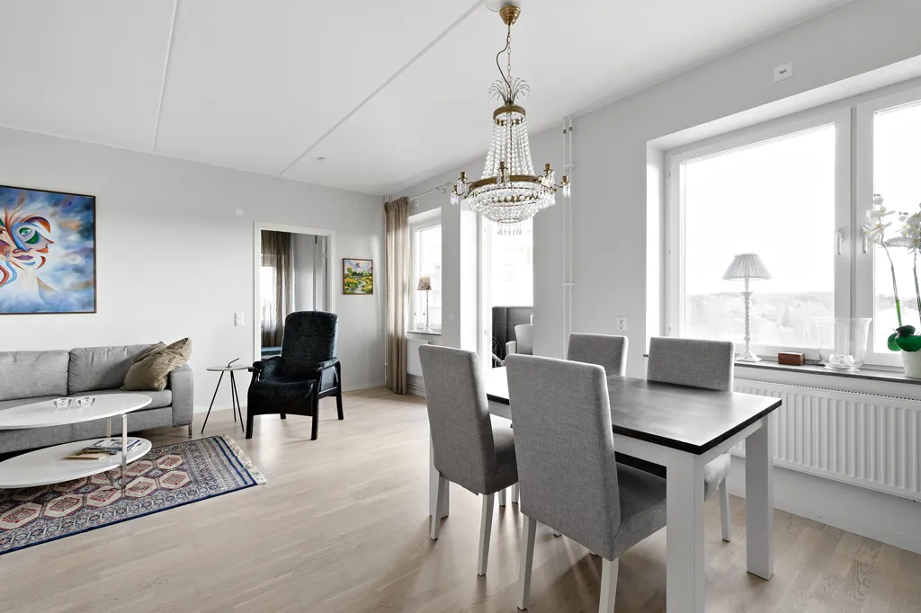 Dining Room - Apartment with Balcony in Kallhäll