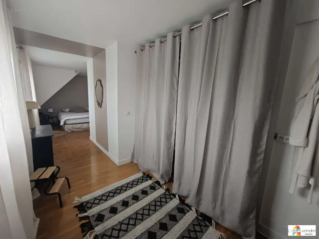 Chambres - Maison Luxueuse avec Jardin à Pontault-Combault