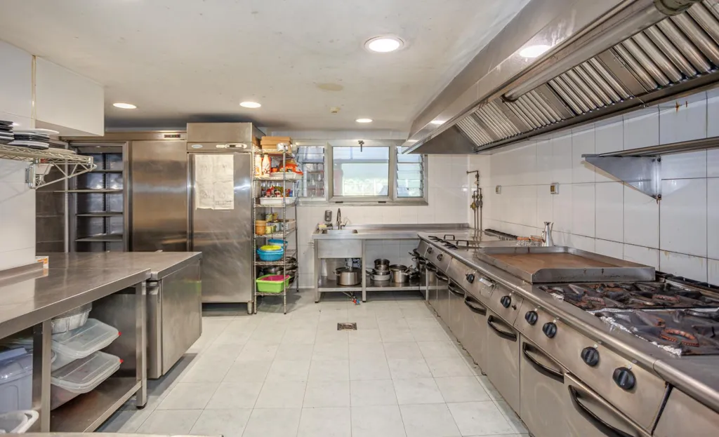 Kitchen - Traditional Hotel with River View in Valadouro