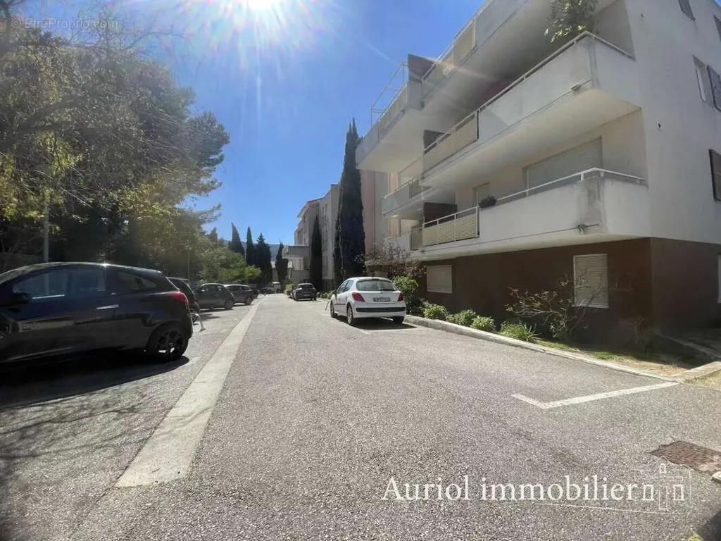 Extérieur - Appartement T3 Rez-de-jardin avec Jardin à Marseille 9e