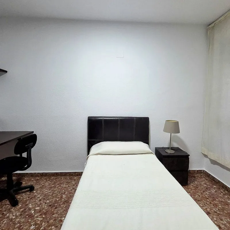 Chambres - Furnished Flat with Balcony in Valencia Centre