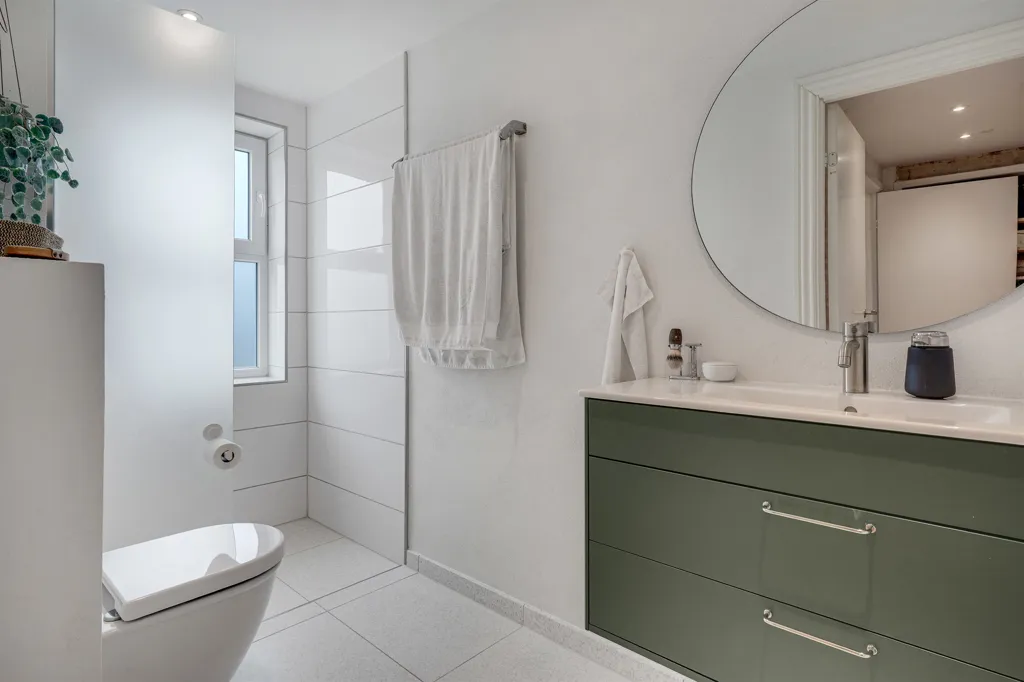 Bathrooms - 6-room house in Esbjerg