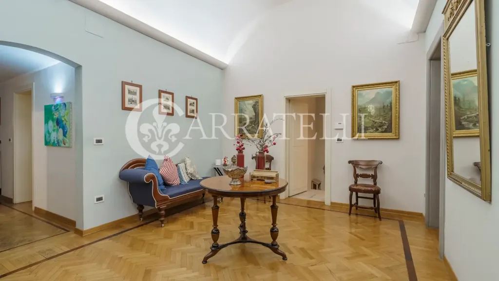 Esik - Luxury Flat with Courtyard in Florence Centre