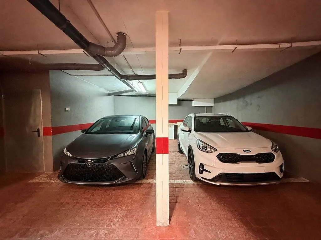 Garage - Duplex with Garage in Esquivias