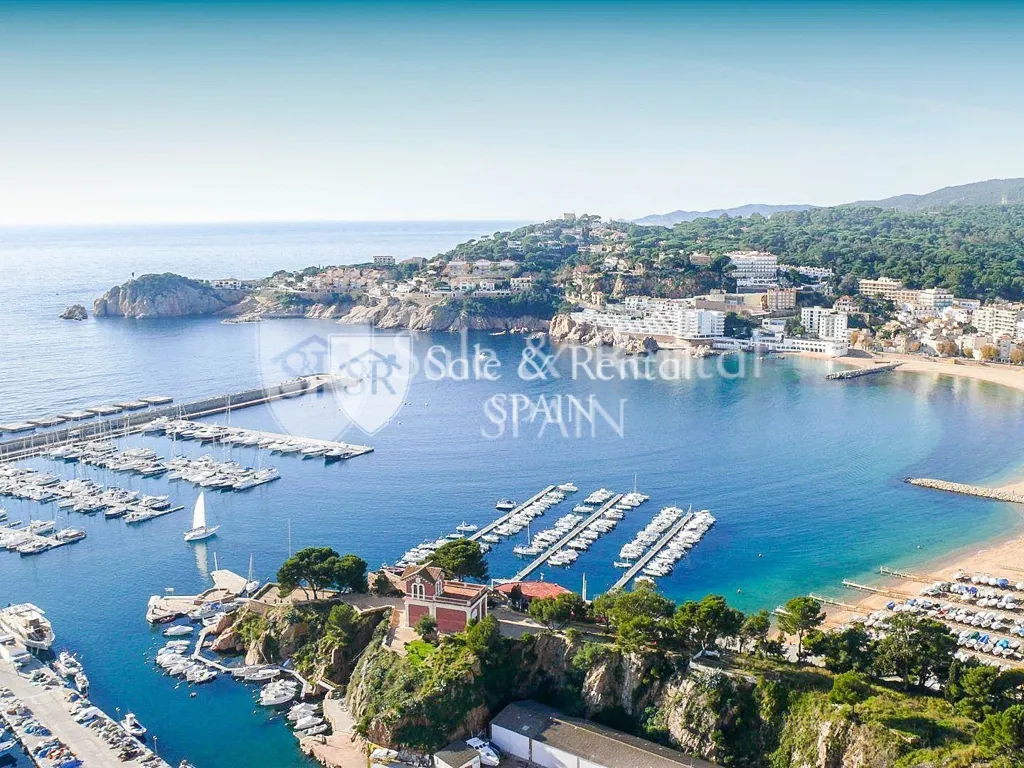 Bright Apartment with East Orientation in Blanes