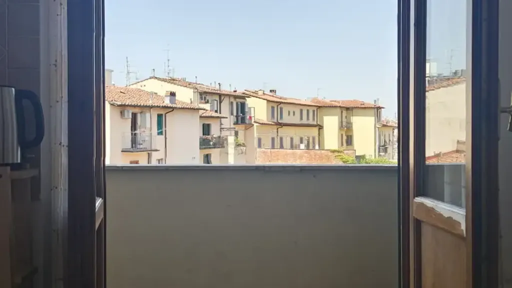 Rõdu - Restored 2-Bedroom Flat with Balcony in Florence