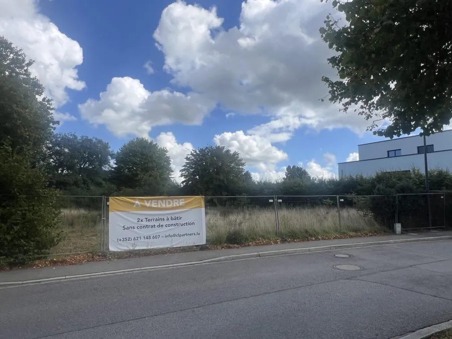 Aed - Buildable Land in Niederanven with Garden Access