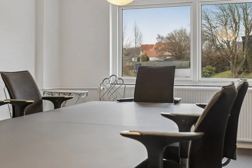Bureau - Office with Shared Facilities in Bjæverskov