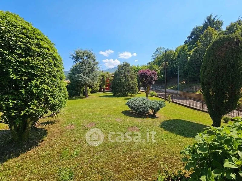 Aed - Villa with Private Garden in Palazzago