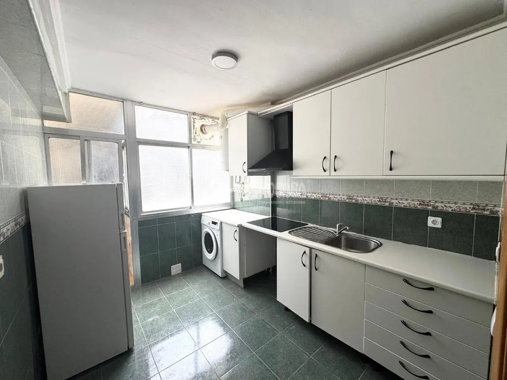 Köök - Apartment with Balcony in Almería