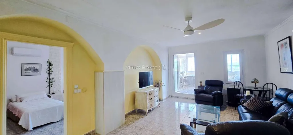 Soggiorno - Charming Townhouse with Sun Lounge in Ador