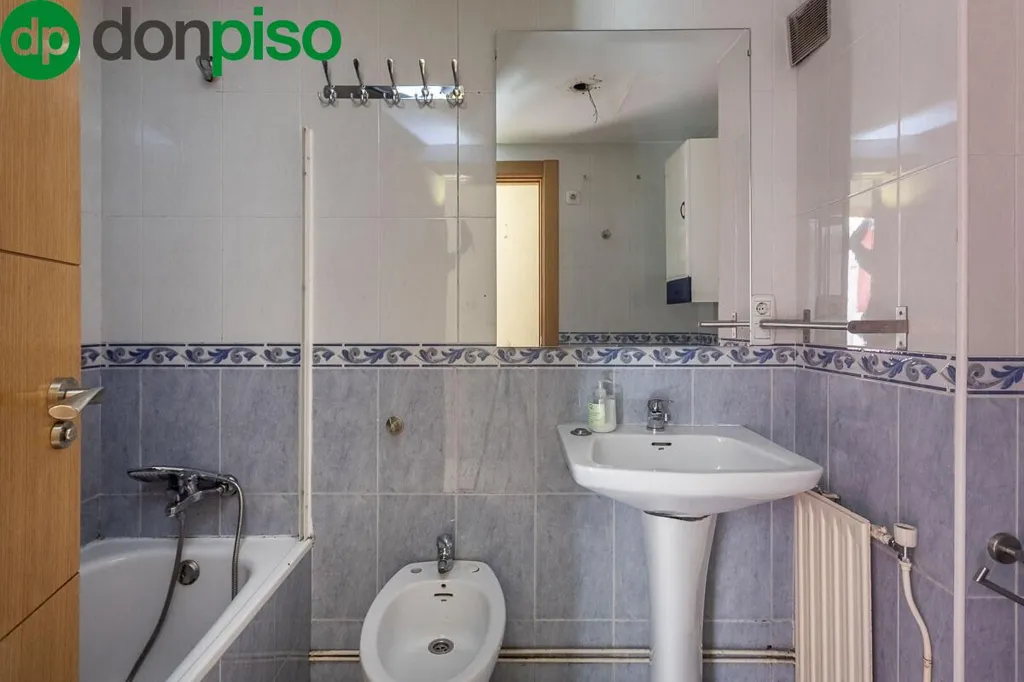 Vannitoad - Apartment with Garage in Huetor, Granada